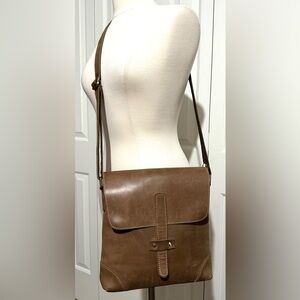 Distressed Leather Crossbody Bag Men Women Messenger Style Brown Taupe NWOT